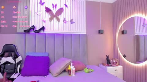 Snapshot of beauty_milf4 chatting on July 2026 11:35:01 AM Chantall online show from July 2026 11:35:01 AM