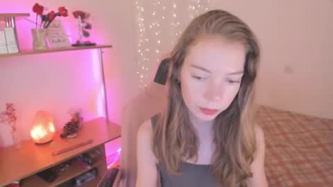 Eliise online show from September 2025 09:00:02 AM