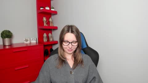 Zoe online show from October 2025 06:48:01 AM