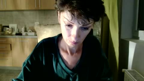 Snapshot of bebacksooon chatting on September 2025 06:29:02 PM Raluca online show from September 2025 06:29:02 PM
