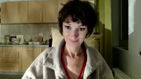 Snapshot of bebacksooon chatting on October 2025 04:37:01 PM Raluca online show from October 2025 04:37:01 PM