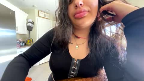 Angelique online show from October 2025 08:35:01 PM