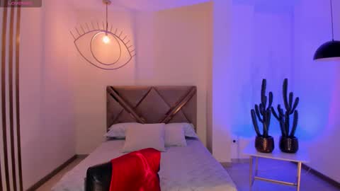 Am Becca online show from October 2025 07:23:02 PM