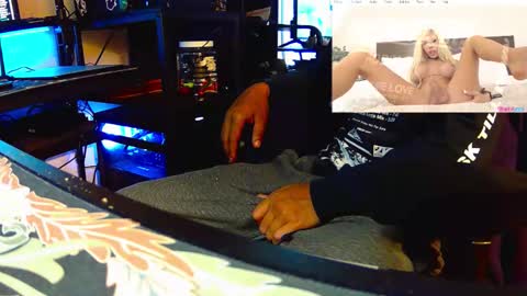 Snapshot of bedstuymonstercock90 chatting on October 2025 11:55:01 AM hungnheavy online show from October 2025 11:55:01 AM