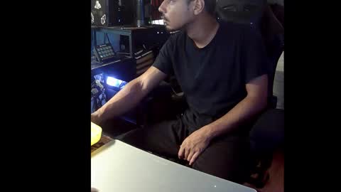 Snapshot of bedstuymonstercock90 chatting on November 2025 06:08:01 PM hungnheavy online show from November 2025 06:08:01 PM
