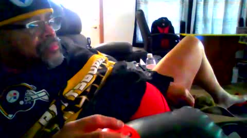 Snapshot of beef69dog chatting on May 2026 02:45:01 PM BEEF69DOG online show from May 2026 02:45:01 PM