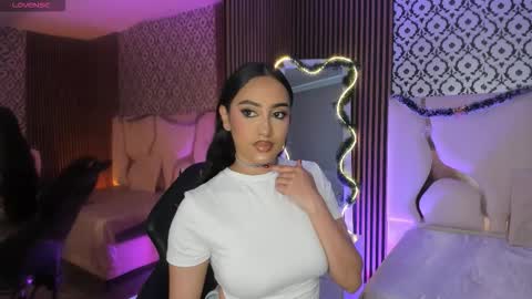 BELLA online show from November 2025 01:57:02 PM