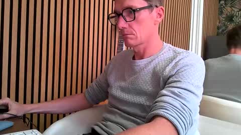 Snapshot of belami_france chatting on November 2025 09:42:02 AM SexFriendFrance online show from November 2025 09:42:02 AM