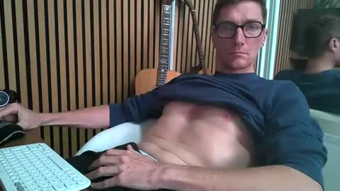 Snapshot of belami_france chatting on January 2026 10:29:02 AM SexFriendFrance online show from January 2026 10:29:02 AM