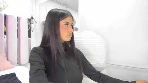 Bella online show from December 2024 07:54:02 PM