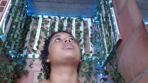 belindathompsonn online show from December 2024 06:49:01 PM