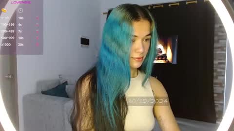   online show from December 2024 03:35:01 PM