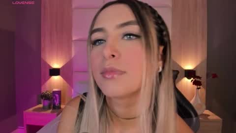 Bella cam online show from October 2025 07:29:02 PM