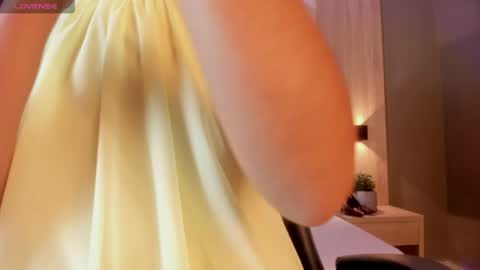 Snapshot of bella1207 chatting on April 2026 07:22:01 PM Bella cam online show from April 2026 07:22:01 PM