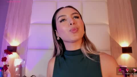 Snapshot of bella1207 chatting on May 2026 07:33:01 PM Bella cam online show from May 2026 07:33:01 PM