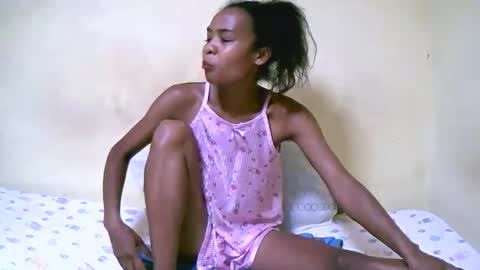 bella193999 online show from December 2024 03:22:01 PM