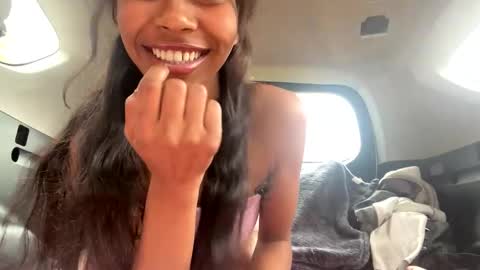 bella19sua online show from September 2025 06:41:02 PM