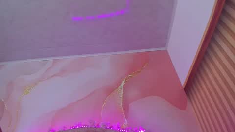 Melanie  online show from December 2025 10:31:01 AM