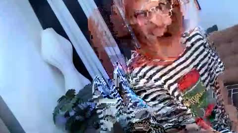 Snapshot of bella_ciaox chatting on May 2026 01:22:01 AM Bella Barbie online show from May 2026 01:22:01 AM
