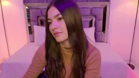 Snapshot of bella_clark2 chatting on November 2025 03:49:02 AM Bella online show from November 2025 03:49:02 AM