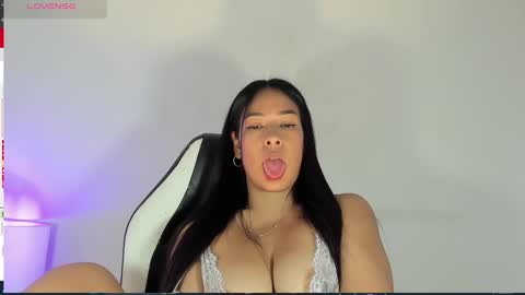 Laura online show from February 2025 06:58:02 PM