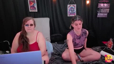 Bella James online show from November 2025 04:40:02 PM