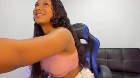 Isa online show from December 2025 06:15:01 PM