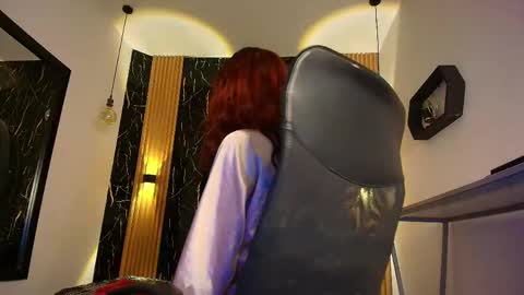 Snapshot of bella_salvatore chatting on May 2026 08:25:02 PM online show from May 2026 08:25:02 PM