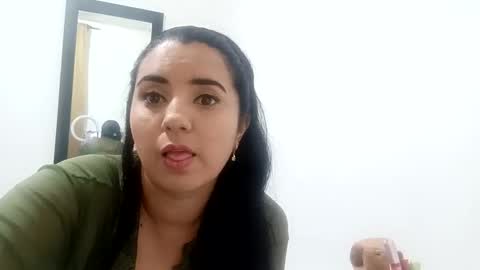 Snapshot of bella_saraah chatting on November 2025 11:26:01 PM Sarah online show from November 2025 11:26:01 PM