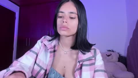 Snapshot of bella_sun_ chatting on February 2025 03:22:01 AM Valeria Model Independent online show from February 2025 03:22:01 AM