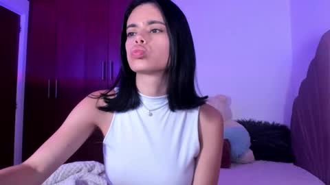 Snapshot of bella_sun_ chatting on February 2025 05:49:02 AM Valeria Model Independent online show from February 2025 05:49:02 AM