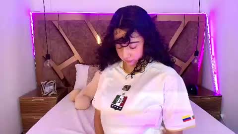 Bella Swwan  online show from June 2026 08:55:02 PM