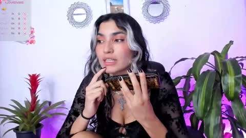 Bella online show from February 2025 10:53:02 PM