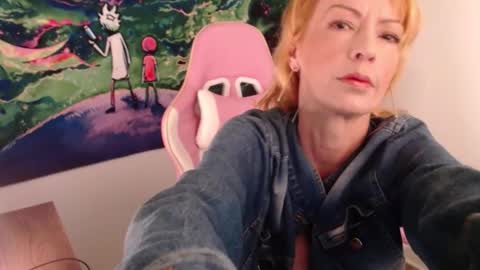 bella_volup online show from February 2026 05:31:01 PM