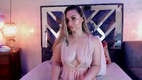 bella_volup online show from April 2026 01:41:02 PM