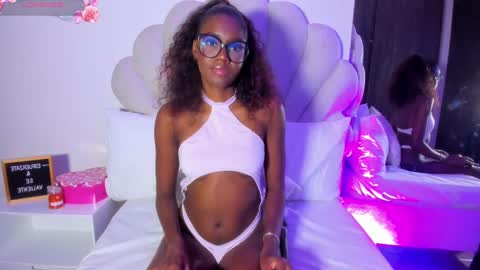 Bella Dajud online show from September 2025 12:05:01 AM