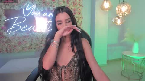  Bella C  online show from December 2025 12:03:02 PM