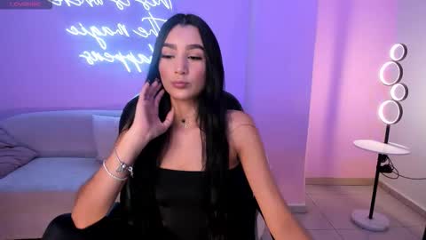  Bella C  online show from December 2025 12:33:02 PM