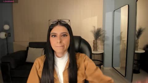 Bella online show from December 2025 03:56:01 AM