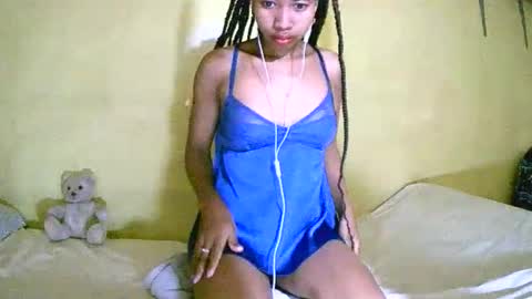 Snapshot of bellaena chatting on October 2025 01:18:01 AM bellaena online show from October 2025 01:18:01 AM