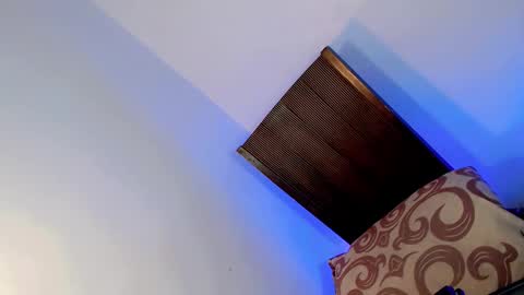 Bella rowt online show from November 2025 02:45:02 AM