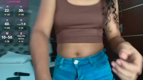 Snapshot of bellaleone chatting on June 2026 02:55:01 PM online show from June 2026 02:55:01 PM