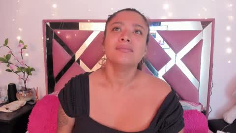 Snapshot of bellalumi chatting on May 2026 05:03:01 AM bellalumi online show from May 2026 05:03:01 AM