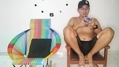 Snapshot of bellami_2508 chatting on January 2025 03:33:01 AM Paola 22 and Andres 24 online show from January 2025 03:33:01 AM