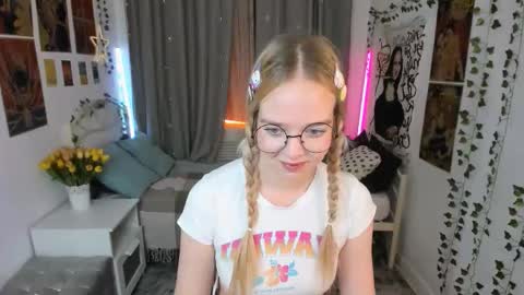 Bella online show from November 2025 11:36:02 PM