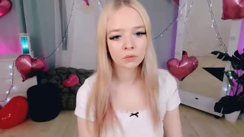 Snapshot of bellamontgomery chatting on February 2026 04:38:01 PM Bella online show from February 2026 04:38:01 PM