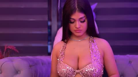 Bella online show from October 2025 05:55:02 PM