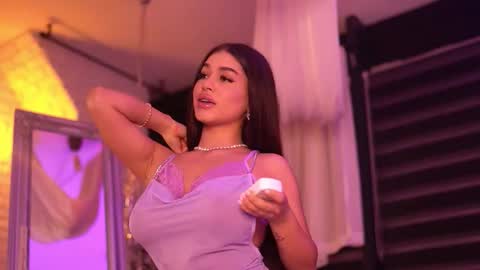 Bella online show from December 2025 06:26:01 PM