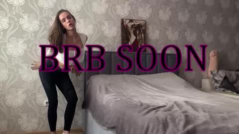 Snapshot of bellaparker_ chatting on October 2025 10:37:02 AM bellaparker_ online show from October 2025 10:37:02 AM