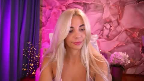 Snapshot of bellarayyy chatting on September 2025 07:59:01 PM Bella online show from September 2025 07:59:01 PM